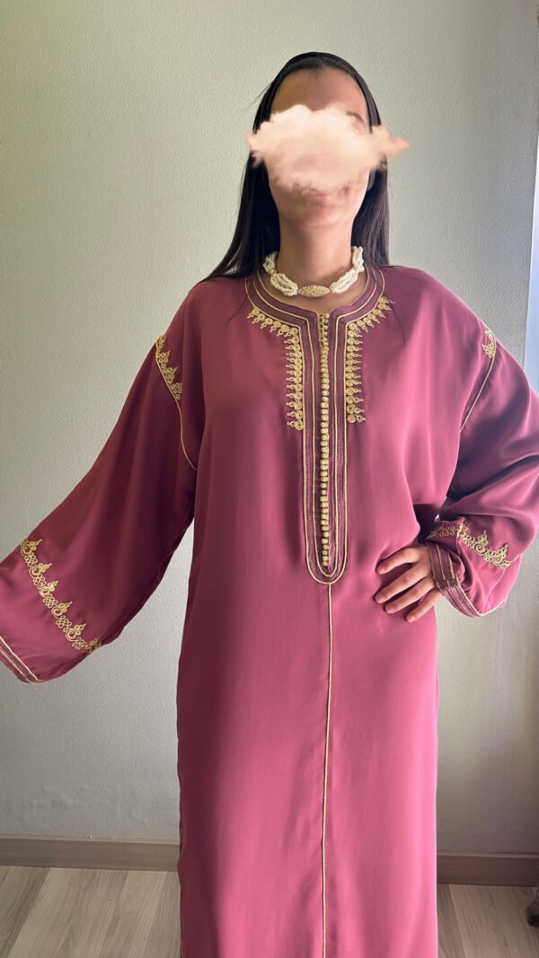 Caftan taupe élégant