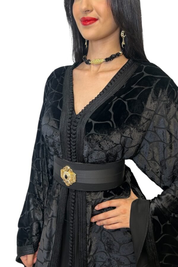 🌙 Zahra El-Lil – La magie du velours noir sous les étoiles