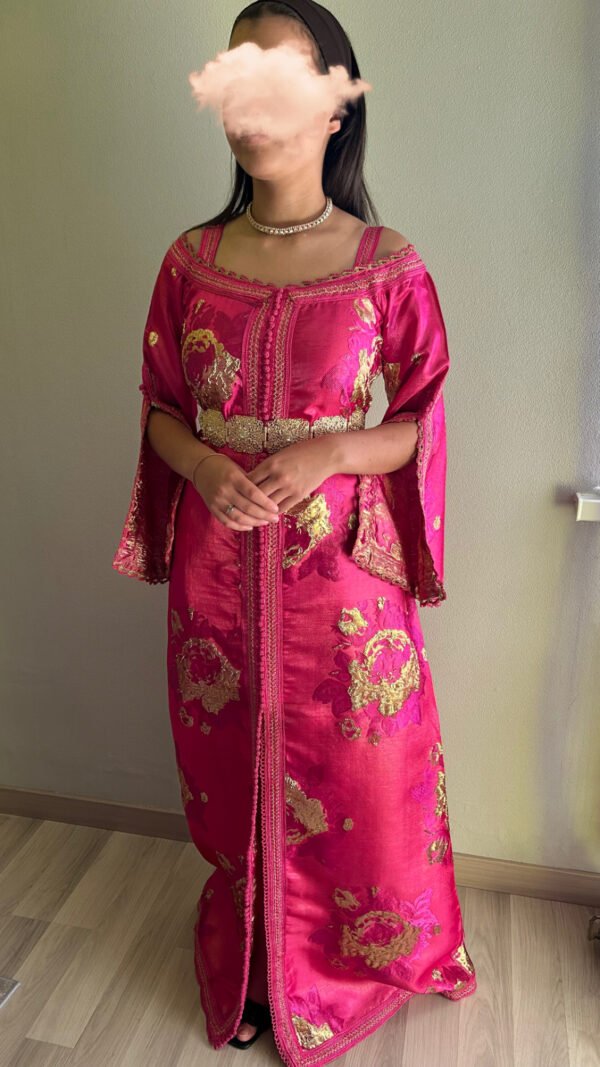 🌸 Caftan “Rose Majesté” – Élégance Fuchsia & Or