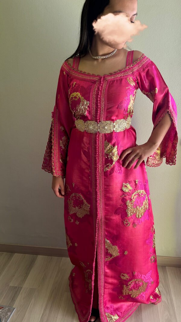 🌸 Caftan “Rose Majesté” – Élégance Fuchsia & Or