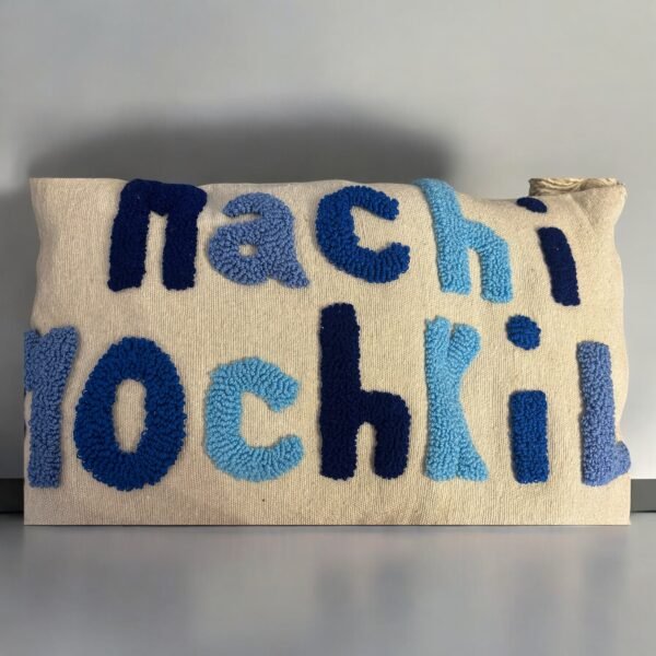 💙 Coussin personnalisé bleu – Élégant, fait main & unique