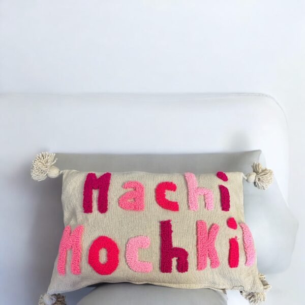 🌸 Coussin personnalisé rose – Doux, tendance & fait main